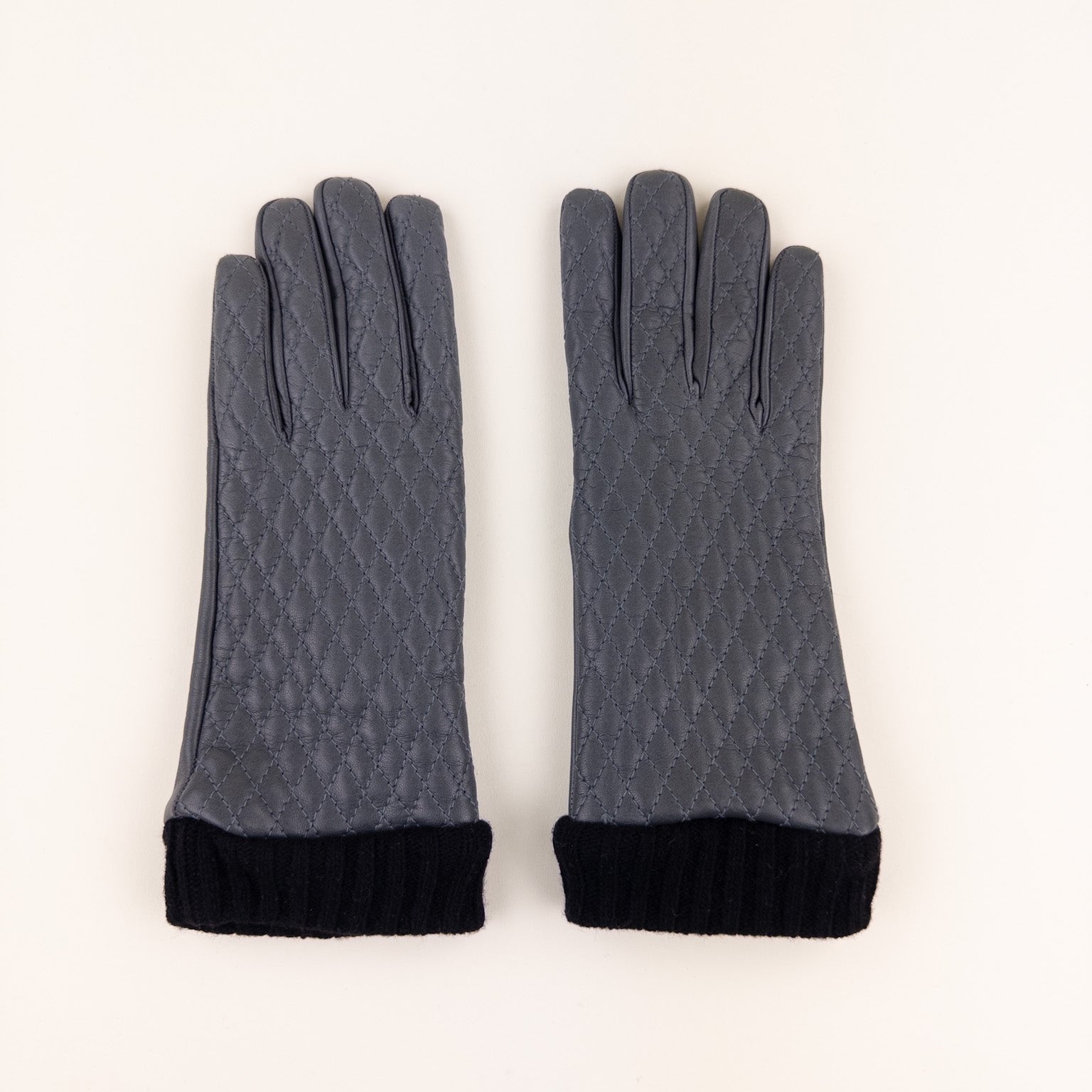Artigiano Del Guanto Quilted Leather Glove in Grey - Big Bag NY