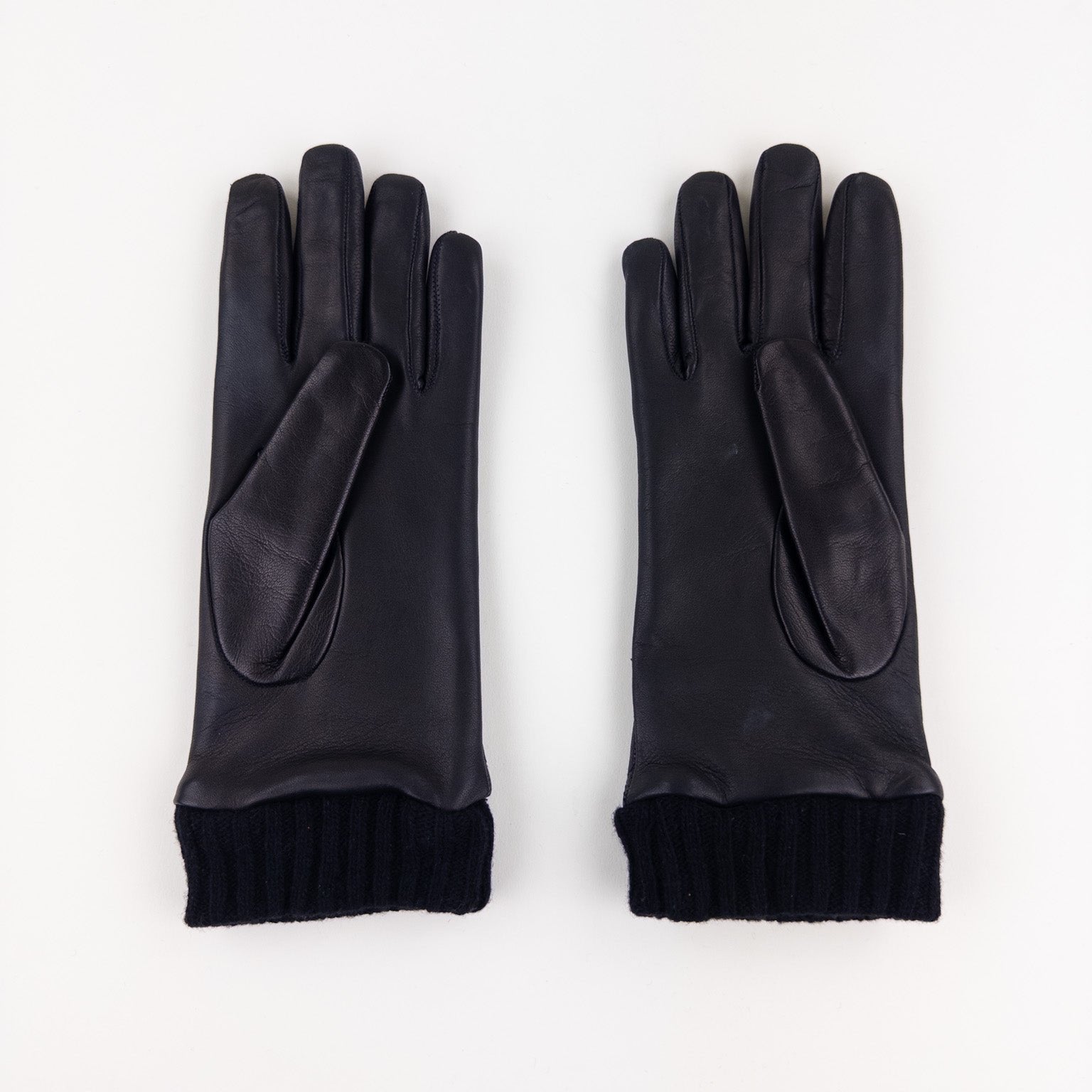Artigiano Del Guanto Quilted Leather Glove in Black - Big Bag NY