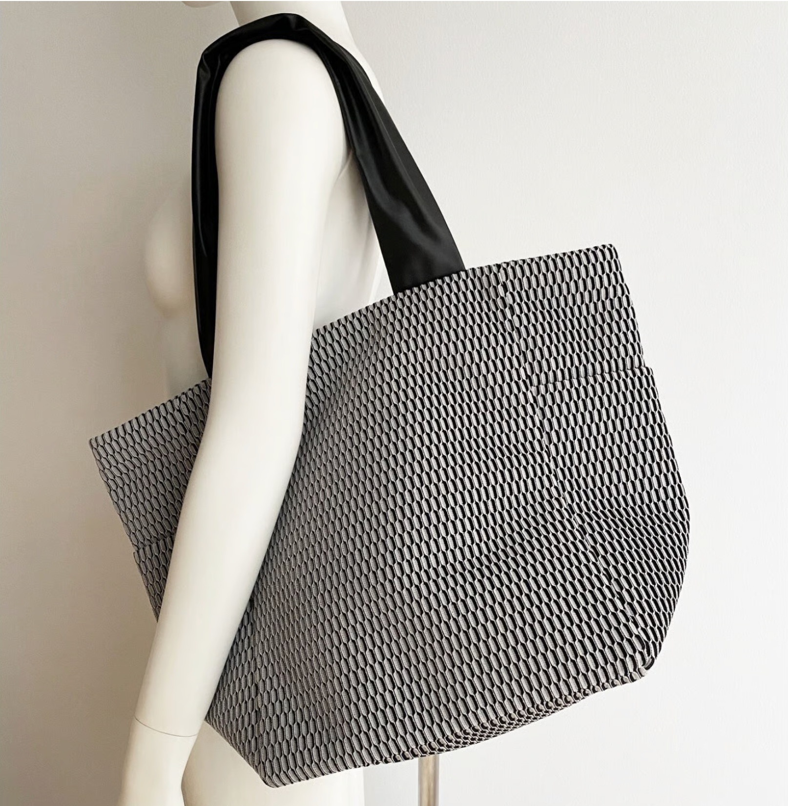 Acrylic L Bag Zipper Tote in Black and White Mesh