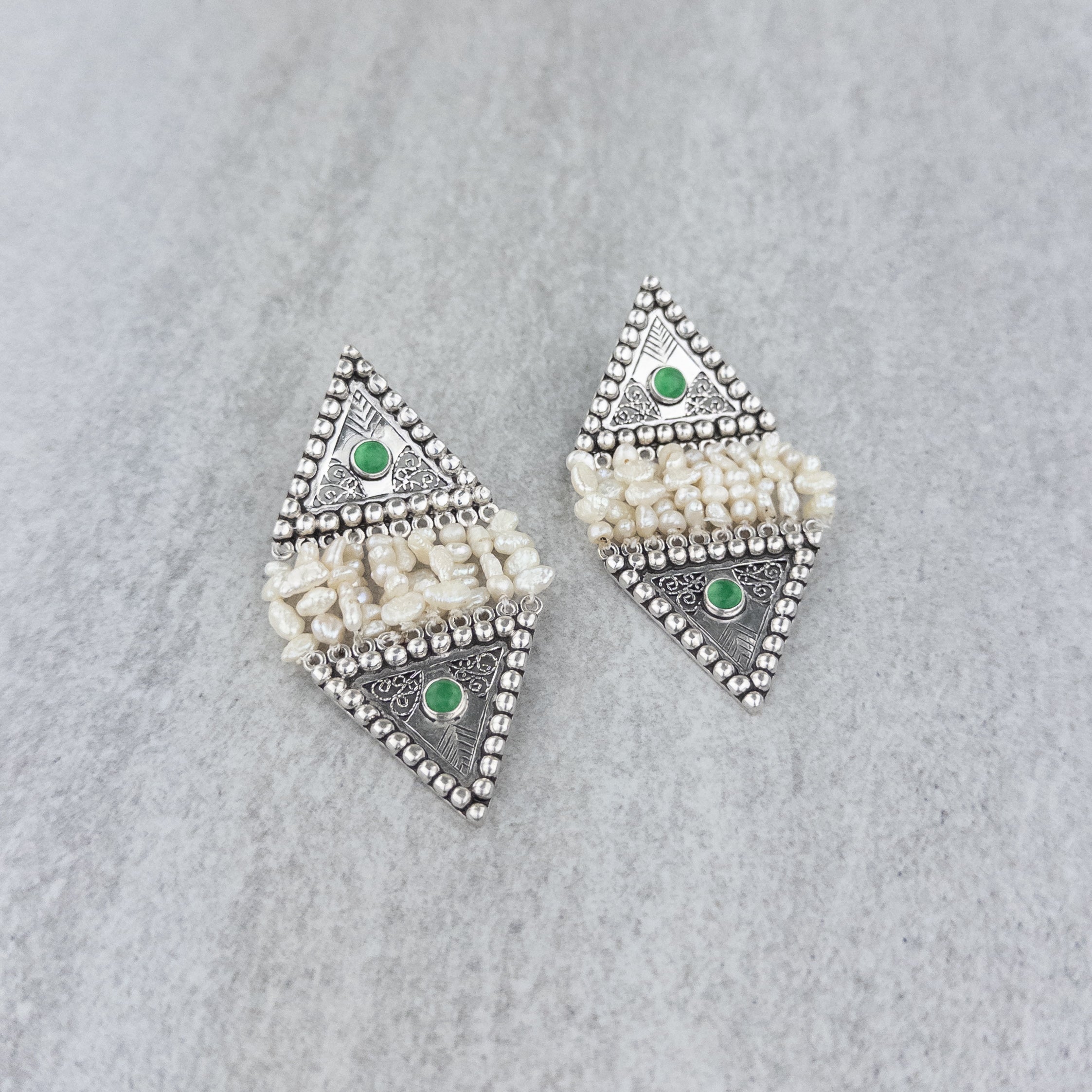 YELLI JEWELS Jade Rain Pearl Earrings - Big Bag NY