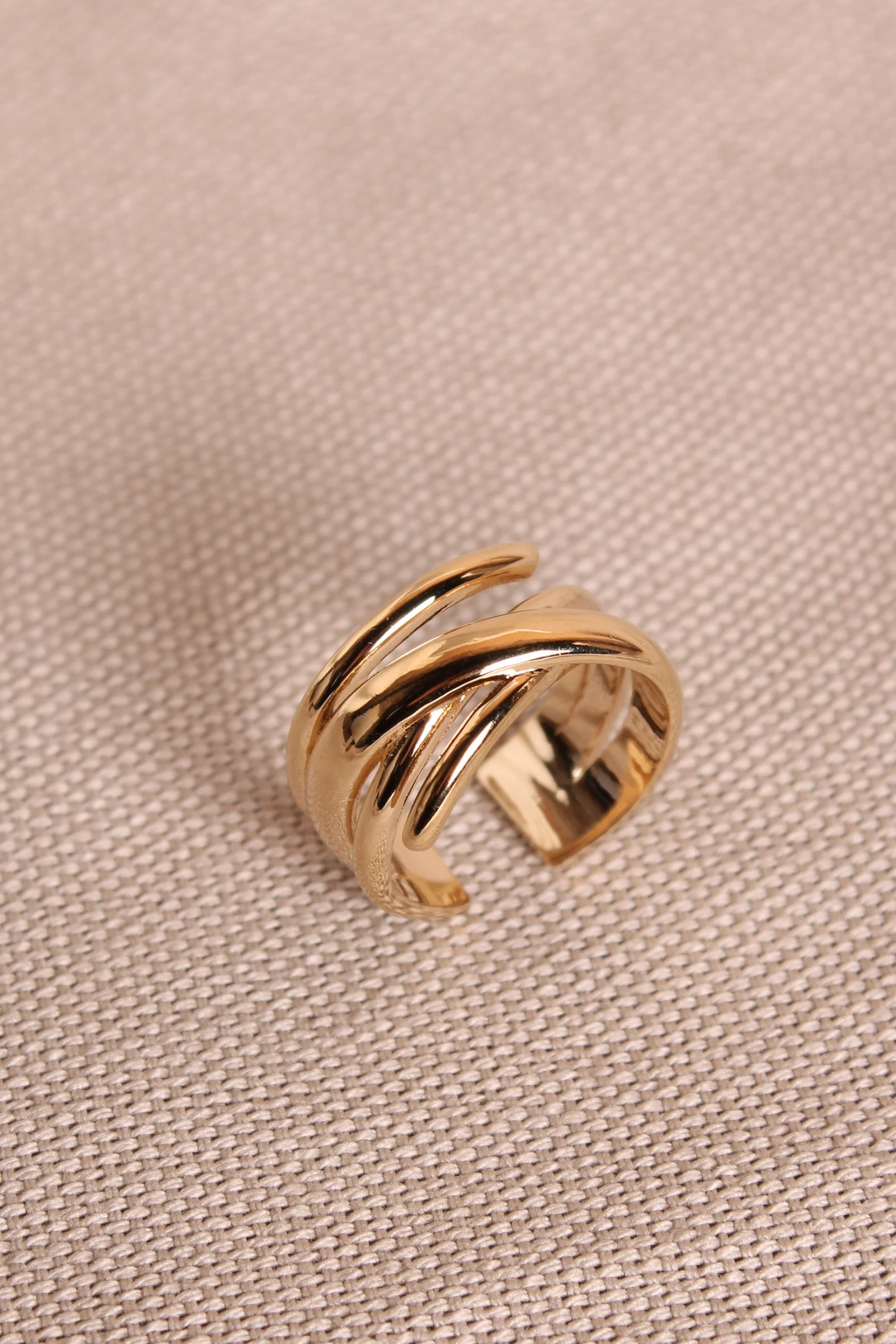Waekura Romane gold ring - Big Bag NY