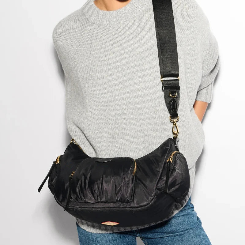 Medium Chelsea Shoulder Bag in Black - Big Bag NY