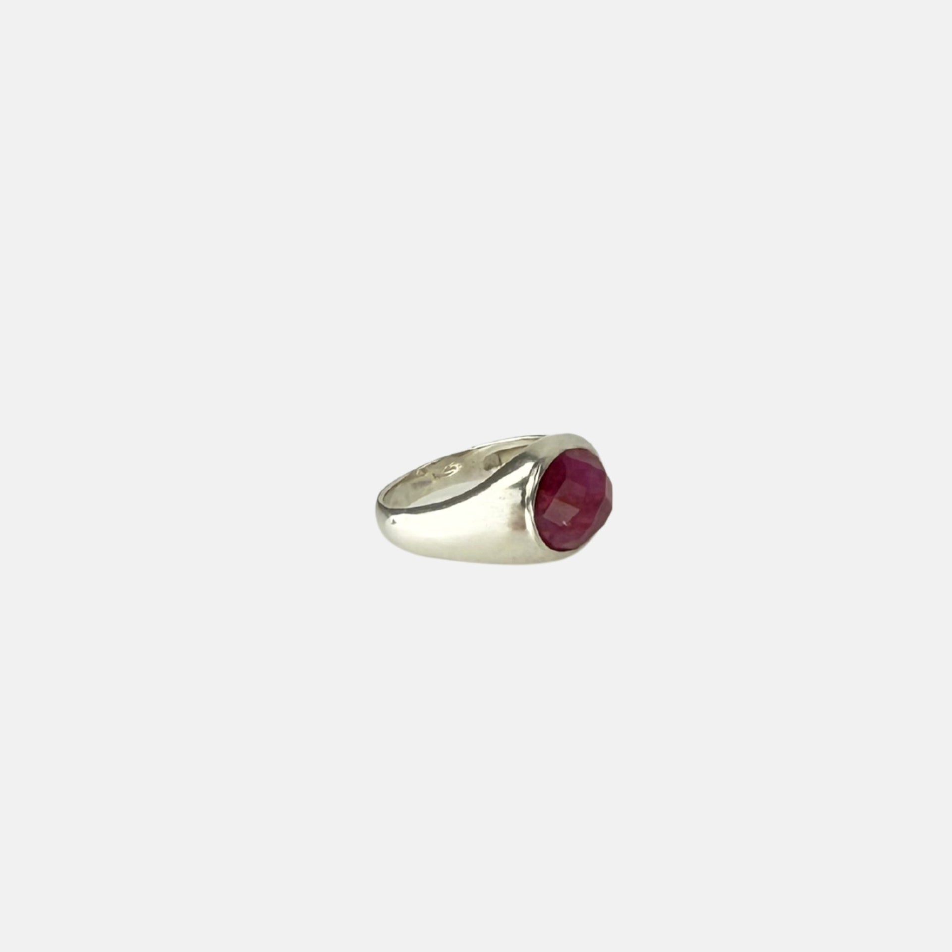 Ithil Ruby Ring - Big Bag NY