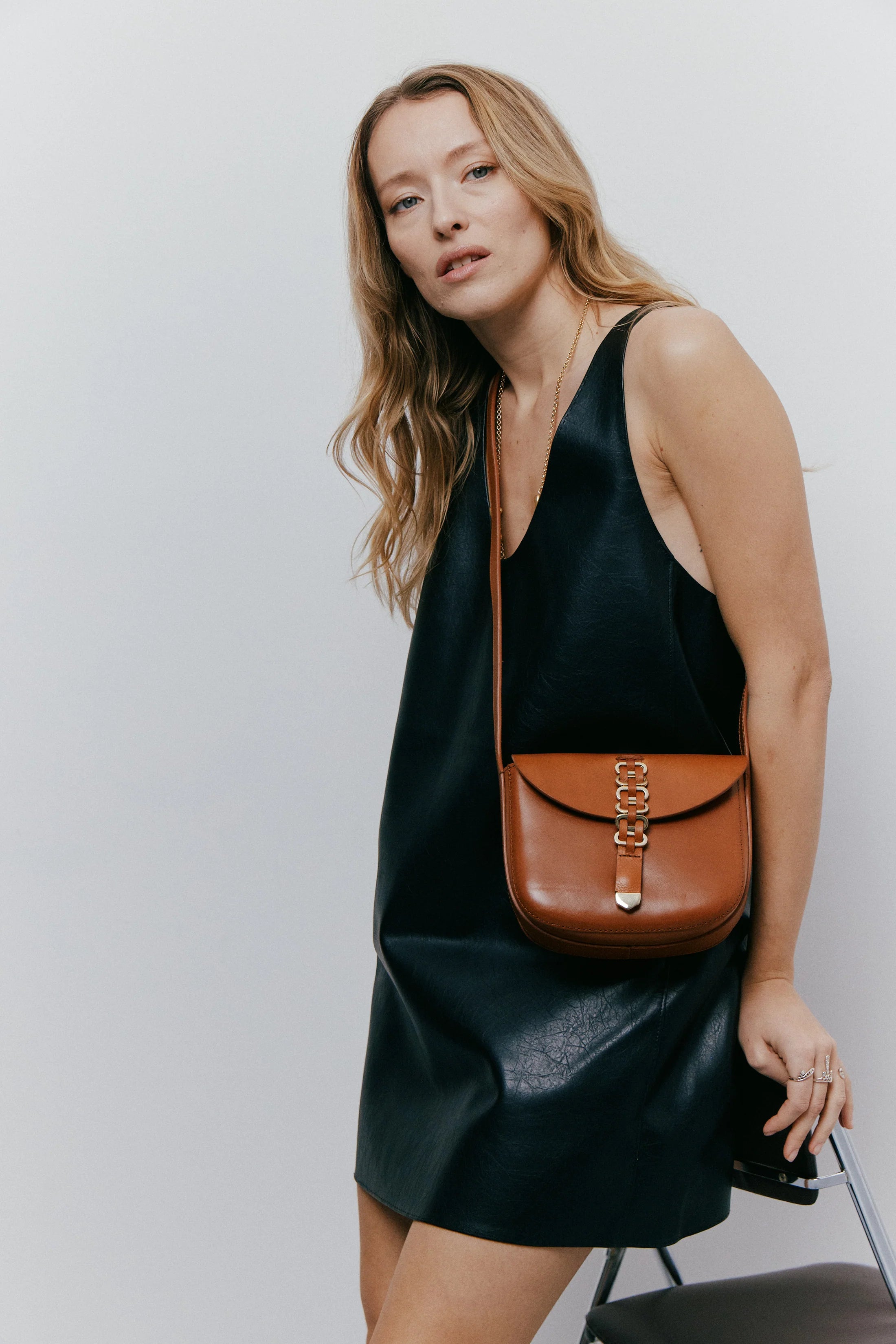 HERBERT Frere Soeur Le Sab June Alba Crossbody Bag in Camel - Big Bag NY