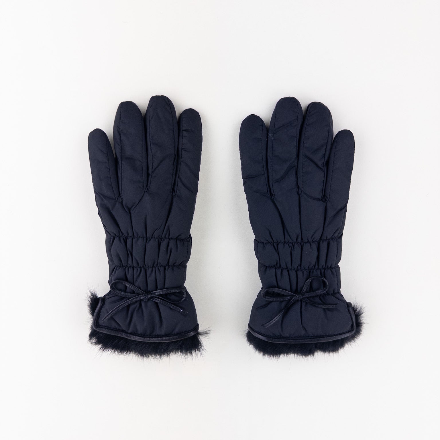 Santacana Pleated Gloves with Bow in Black - Big Bag NY
