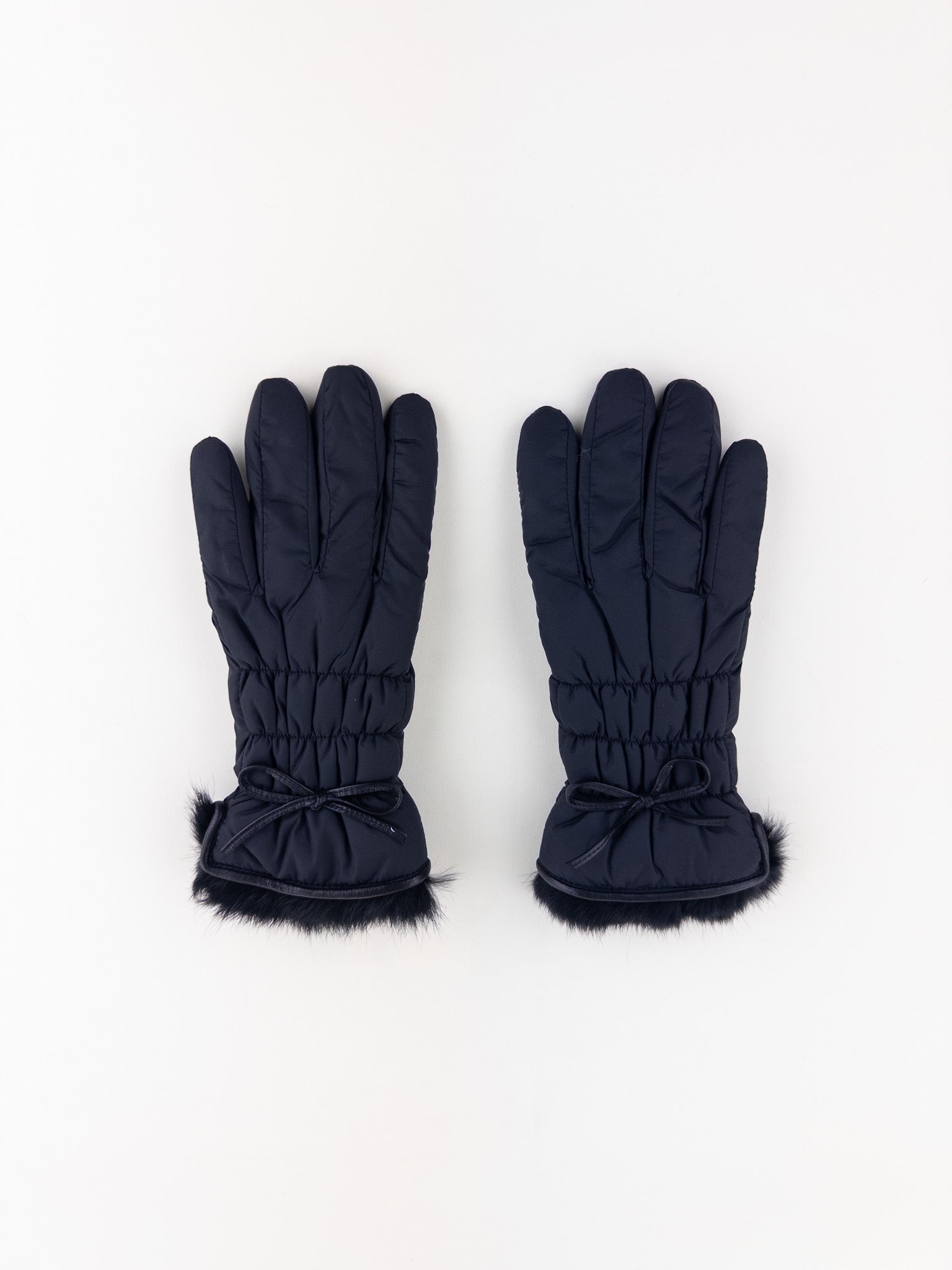 Santacana Pleated Gloves with Bow in Black - Big Bag NY