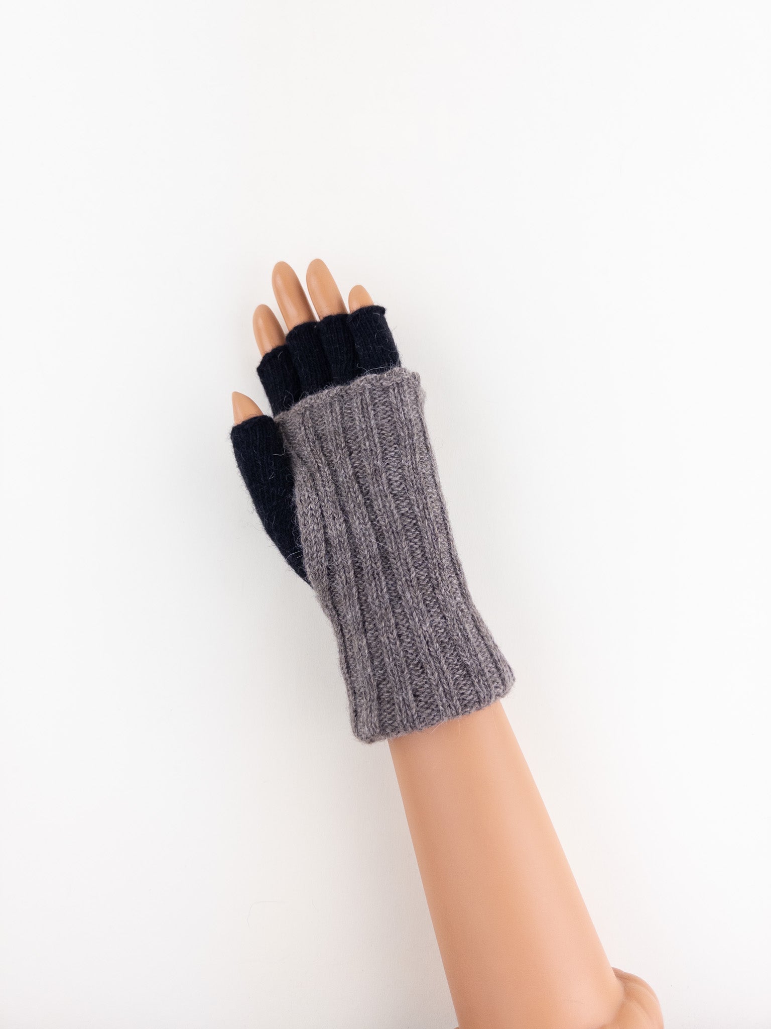 Santacana Two Tone Fingerless Gloves In Grey/Black - Big Bag NY