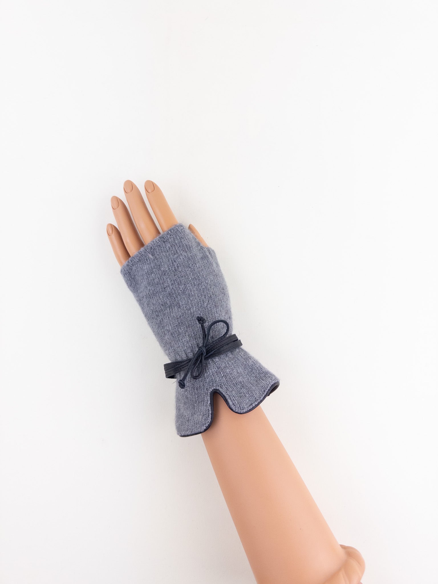 Santacana Merino and Cashmere Fingerless Glove with Leather Ribbon In Grey - Big Bag NY