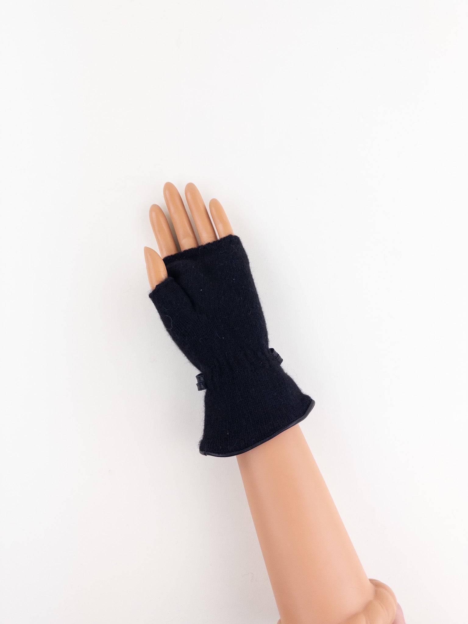 Santacana Merino and Cashmere Fingerless Glove with Leather Ribbon In Black - Big Bag NY