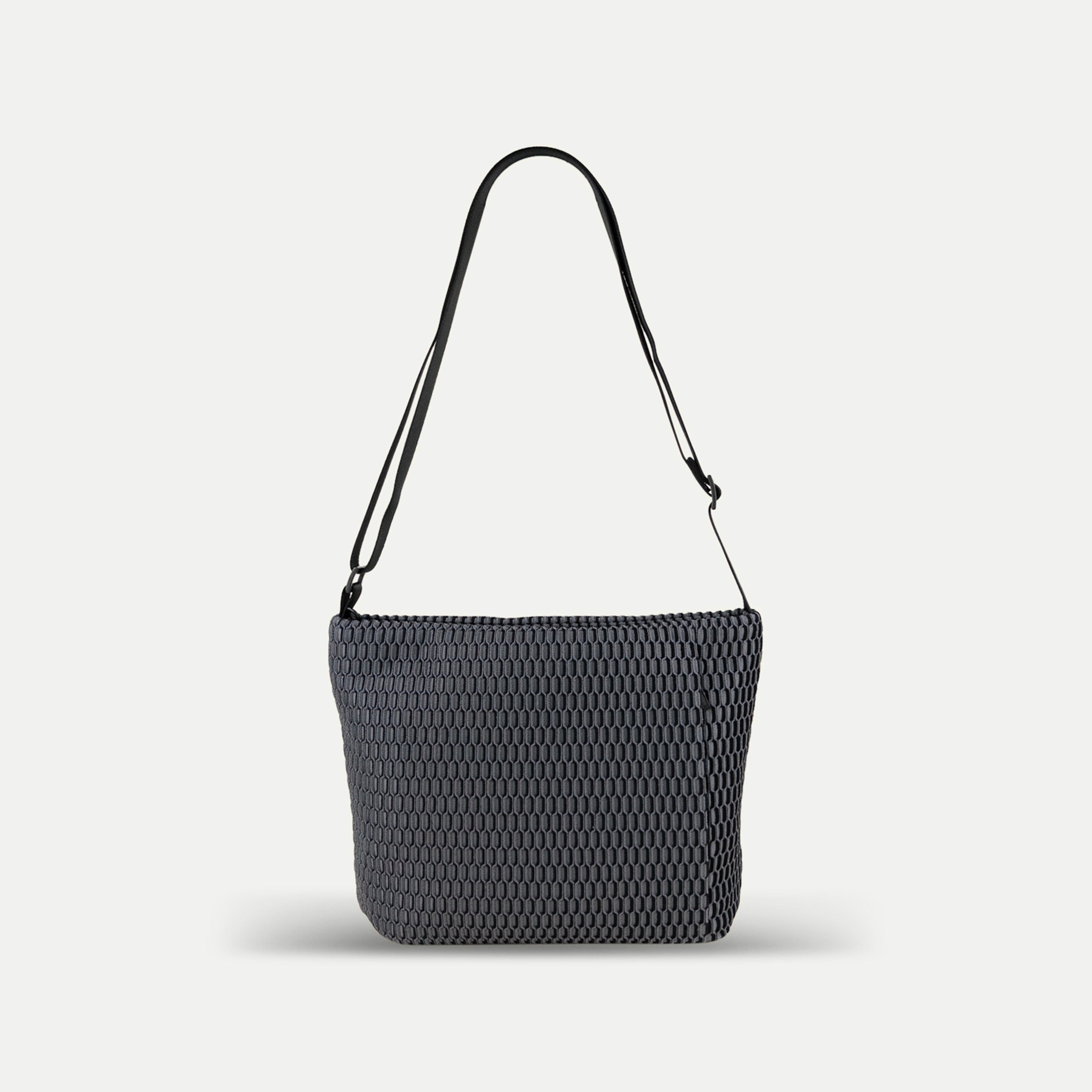 Acrylic Pochette Deep in Gray and Black Mesh - Big Bag NY