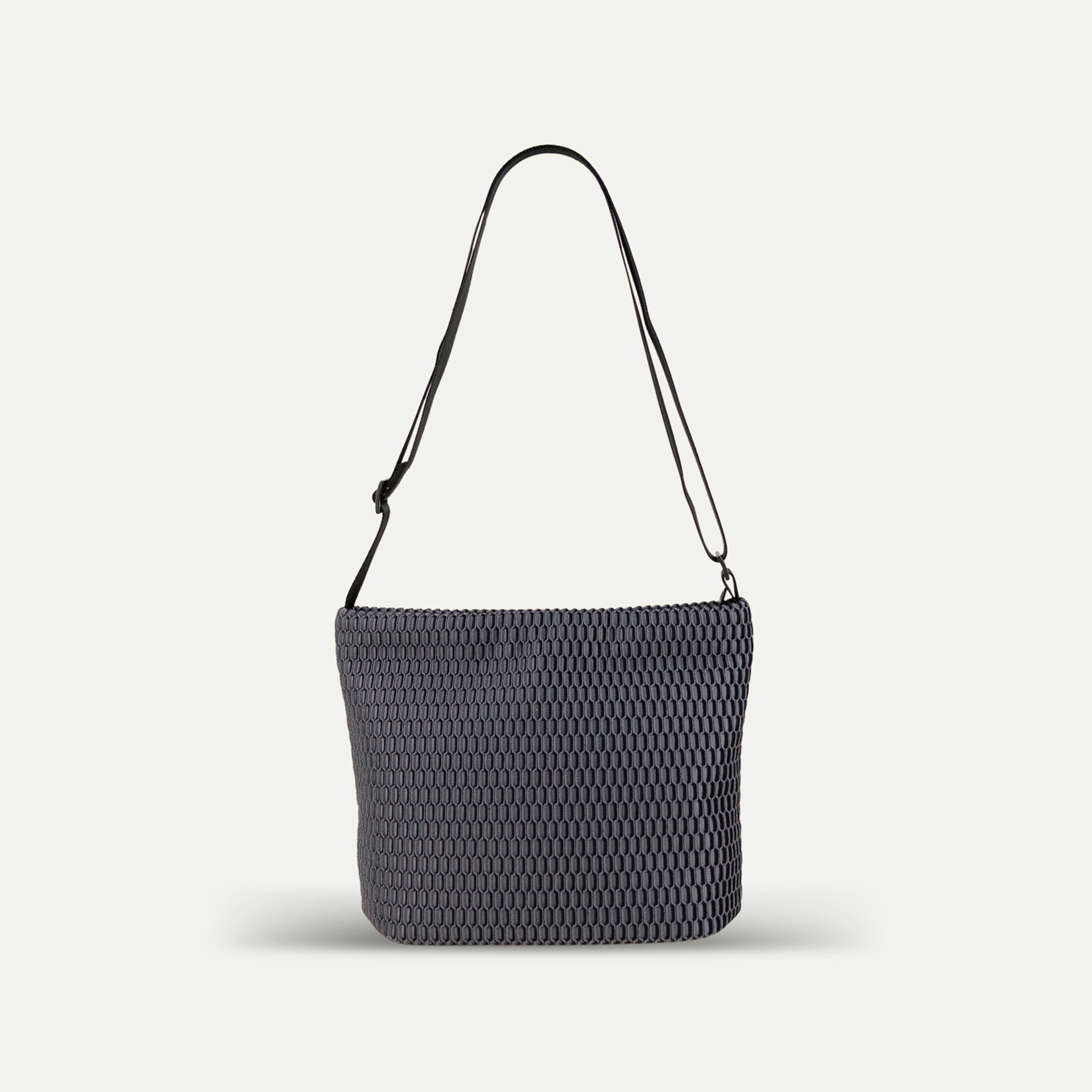 Acrylic Pochette Deep in Gray and Black Mesh - Big Bag NY