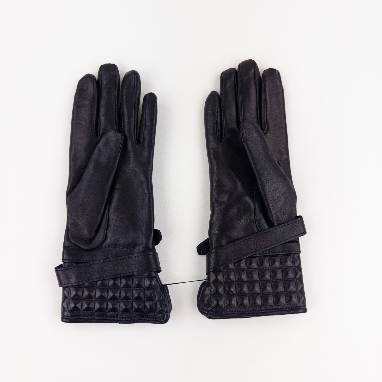 Artigiano Del Guanto Studded Leather Glove with Buckle in Black - Big Bag NY