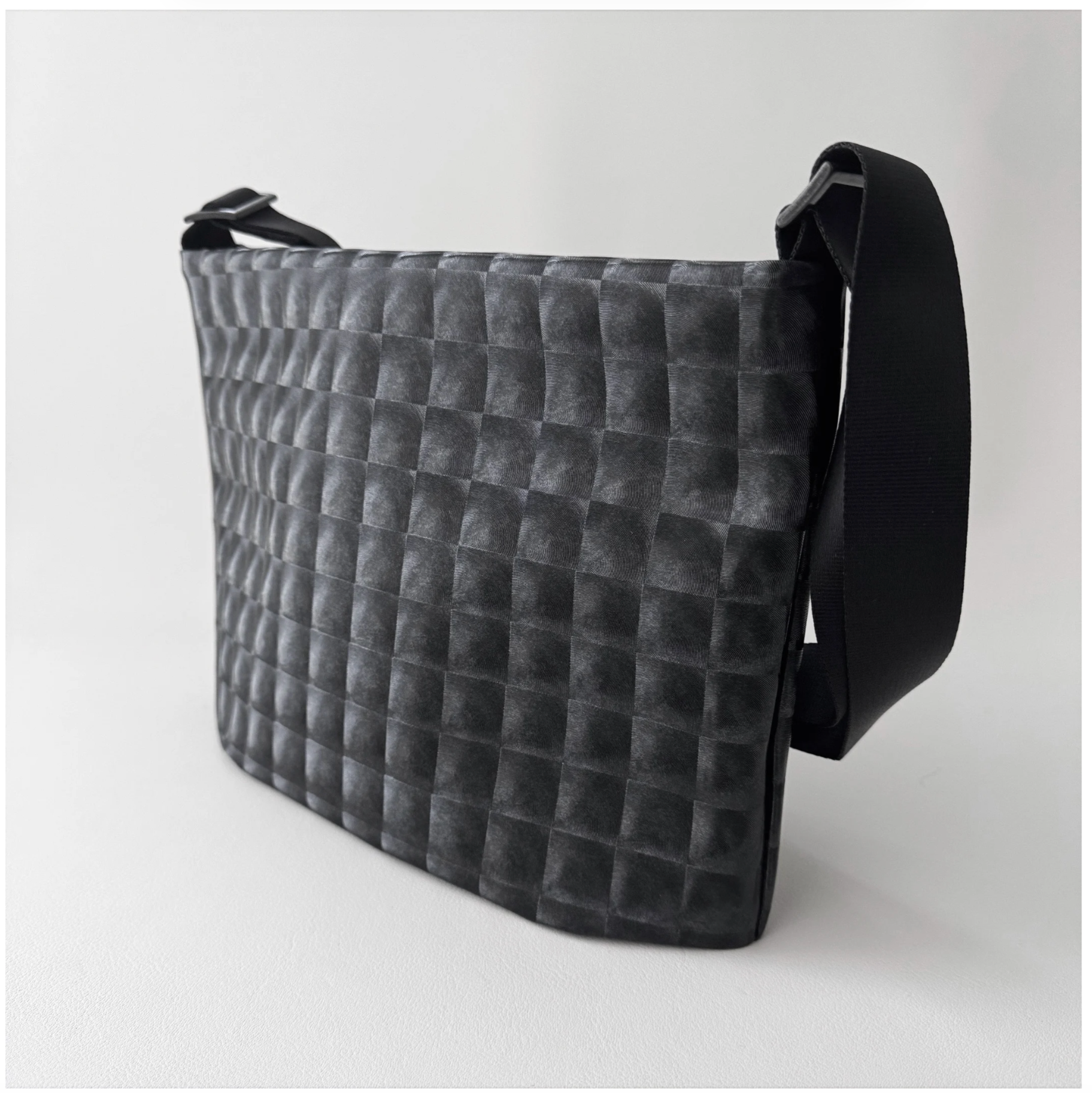 Acrylic Large Pochette DEEP in Black Renz - Big Bag NY