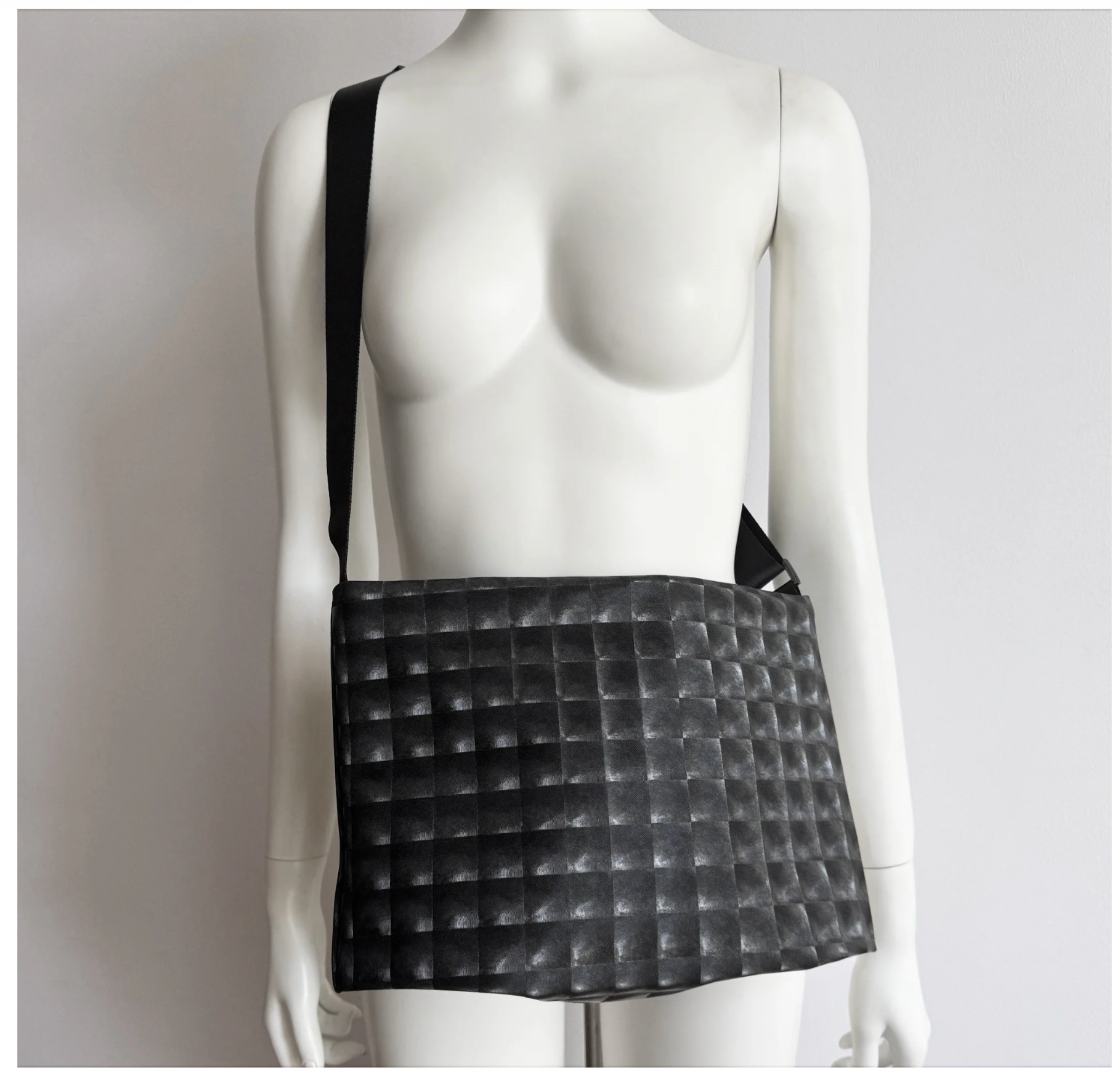 Acrylic Large Pochette DEEP in Black Renz - Big Bag NY