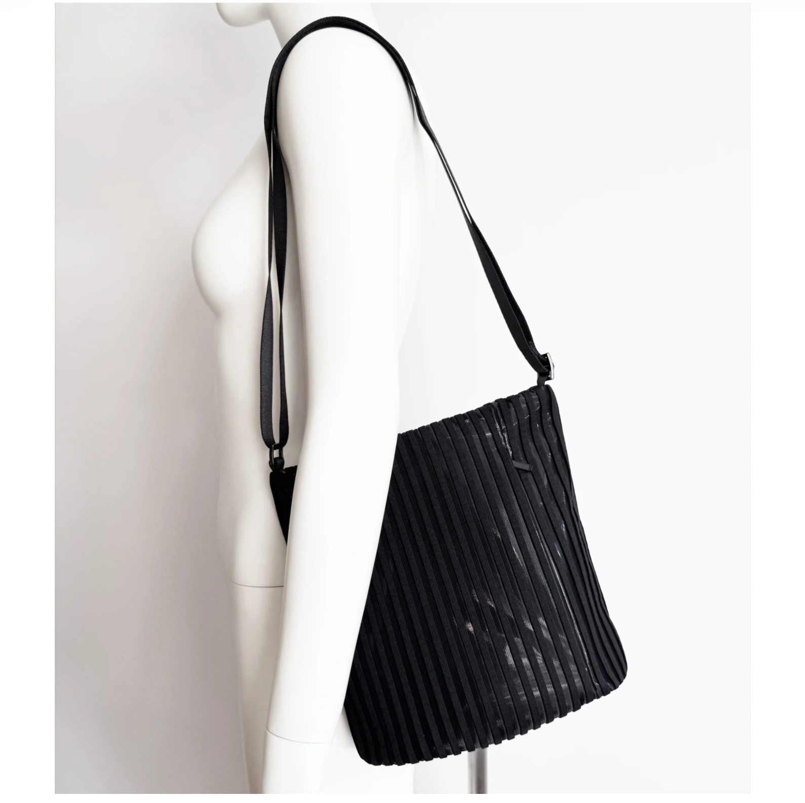 Acrylic Pochette Square DEEP in Black LINE - Big Bag NY