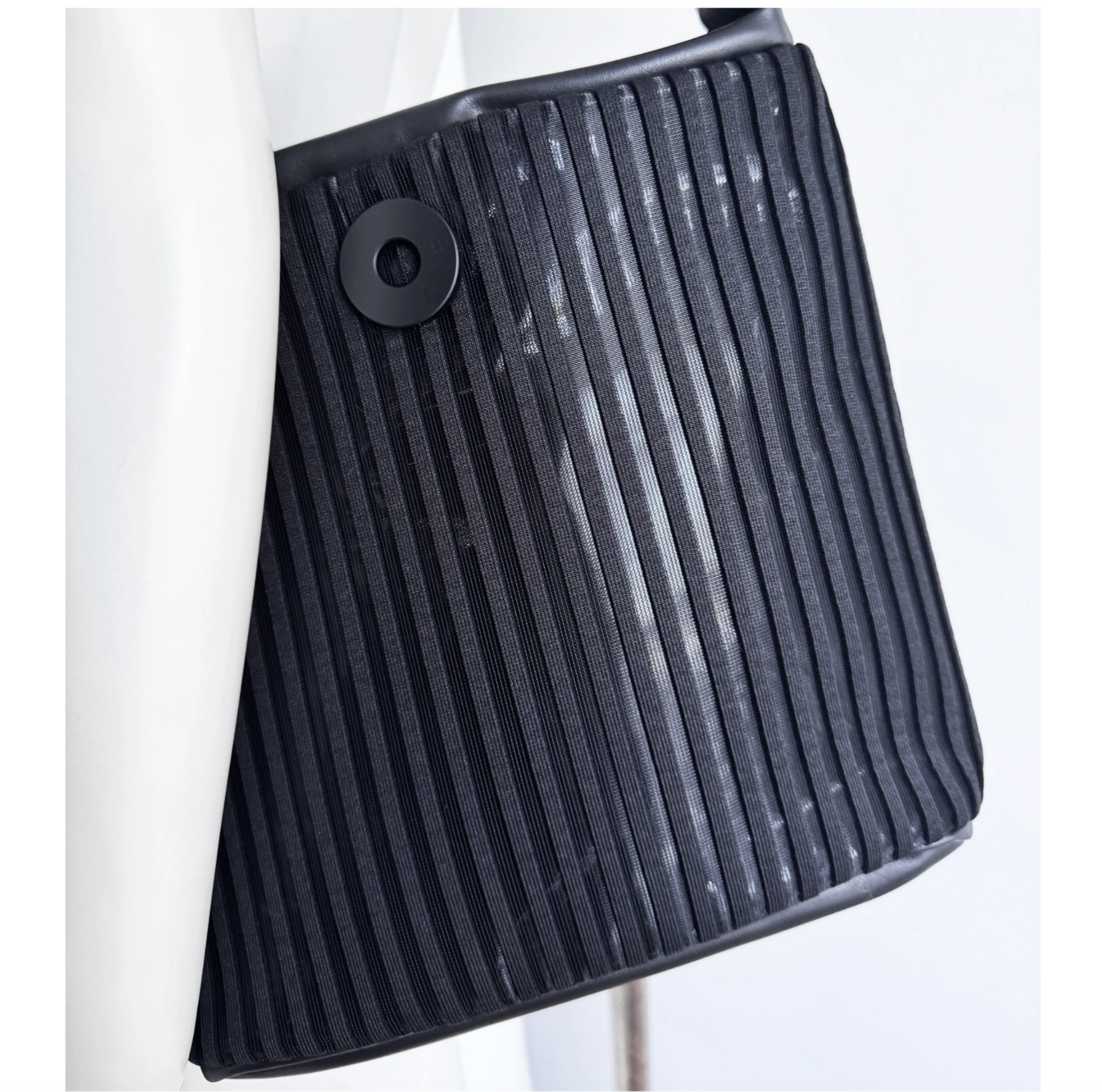 Acrylic Pocket Shoulder SD Bag in Black LINE - Big Bag NY