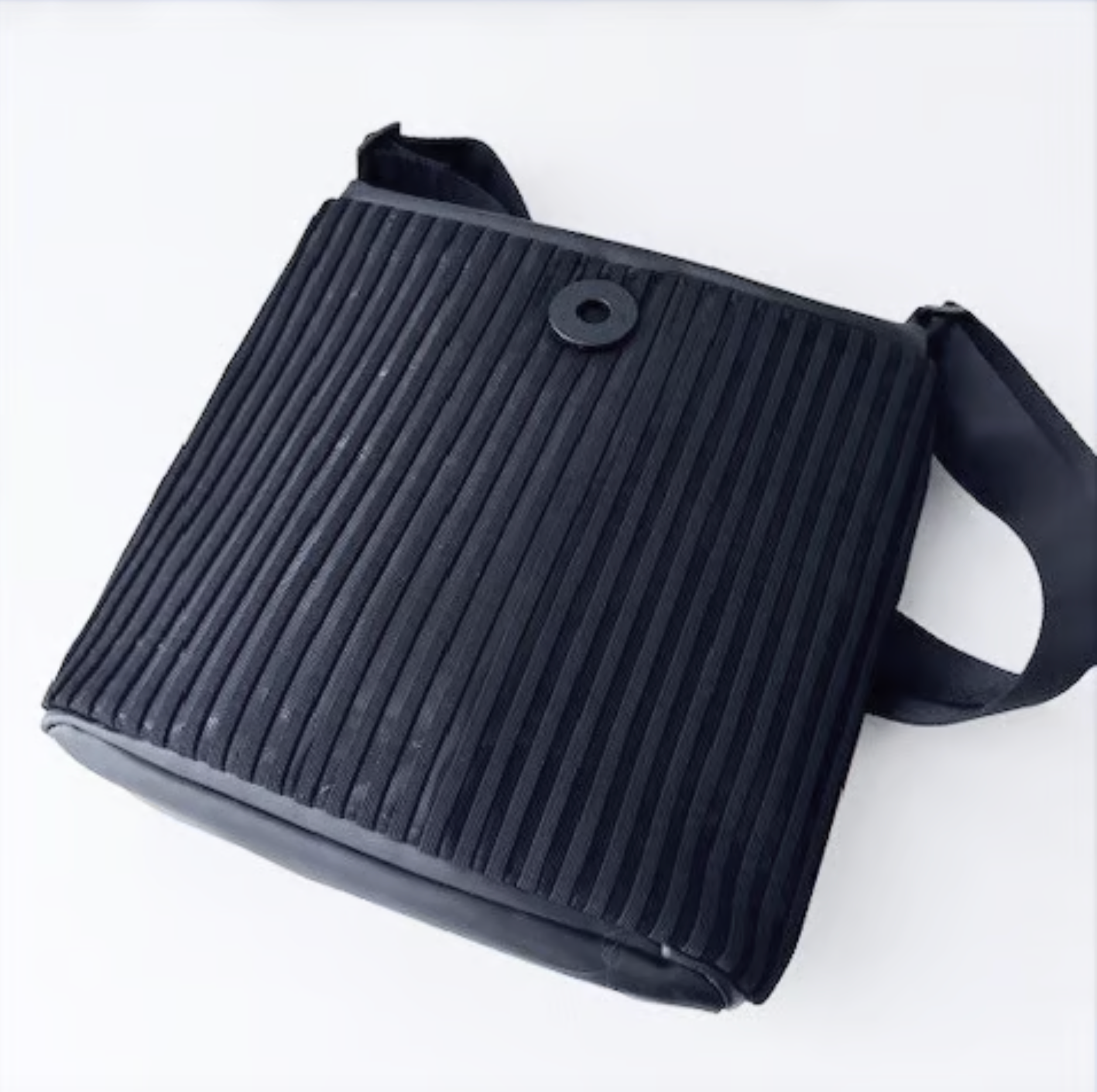 Acrylic Pocket Shoulder SD Bag in Black LINE - Big Bag NY