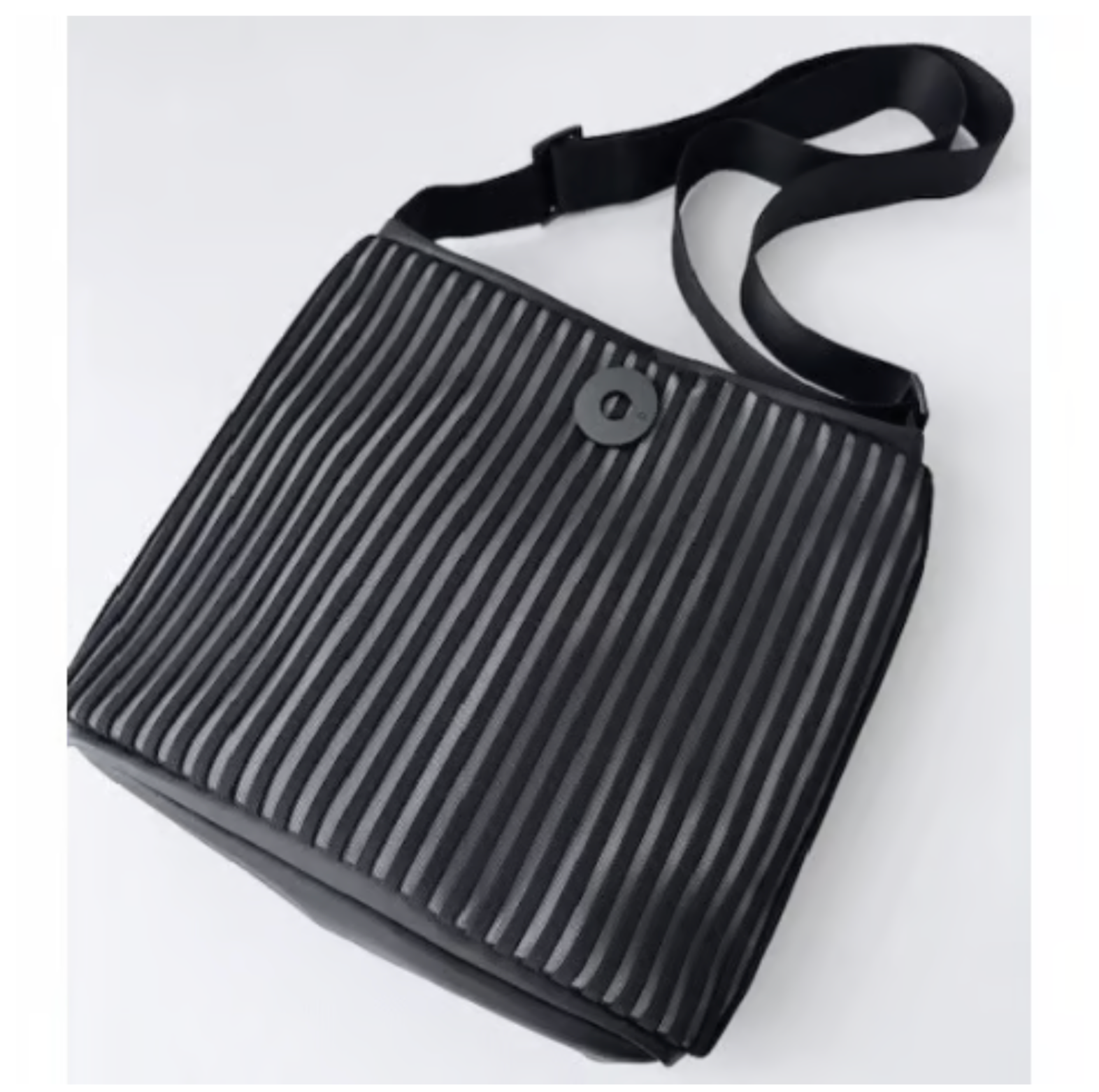 Acrylic Pocket Shoulder SD Bag in Black and White LINE - Big Bag NY