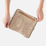 Hobo Lauren Clutch-Wallet in Metallic Leather Gold - Big Bag NY