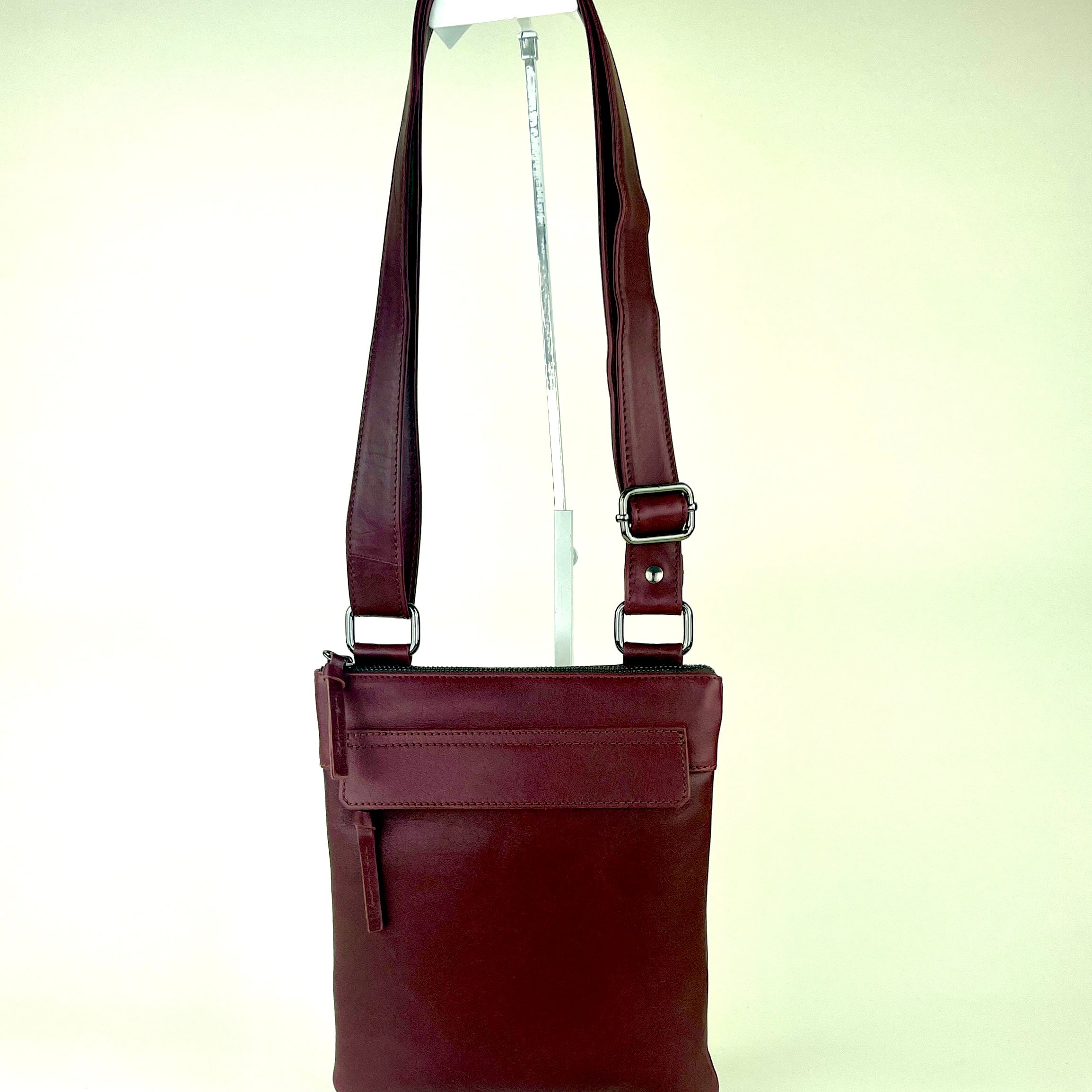 Small flat multi pocket unisex crossbody bag