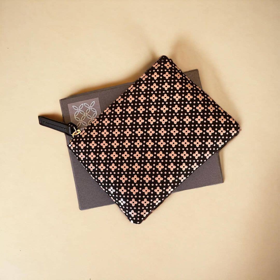 INDEN est.1582 Flower Lattice Key Case