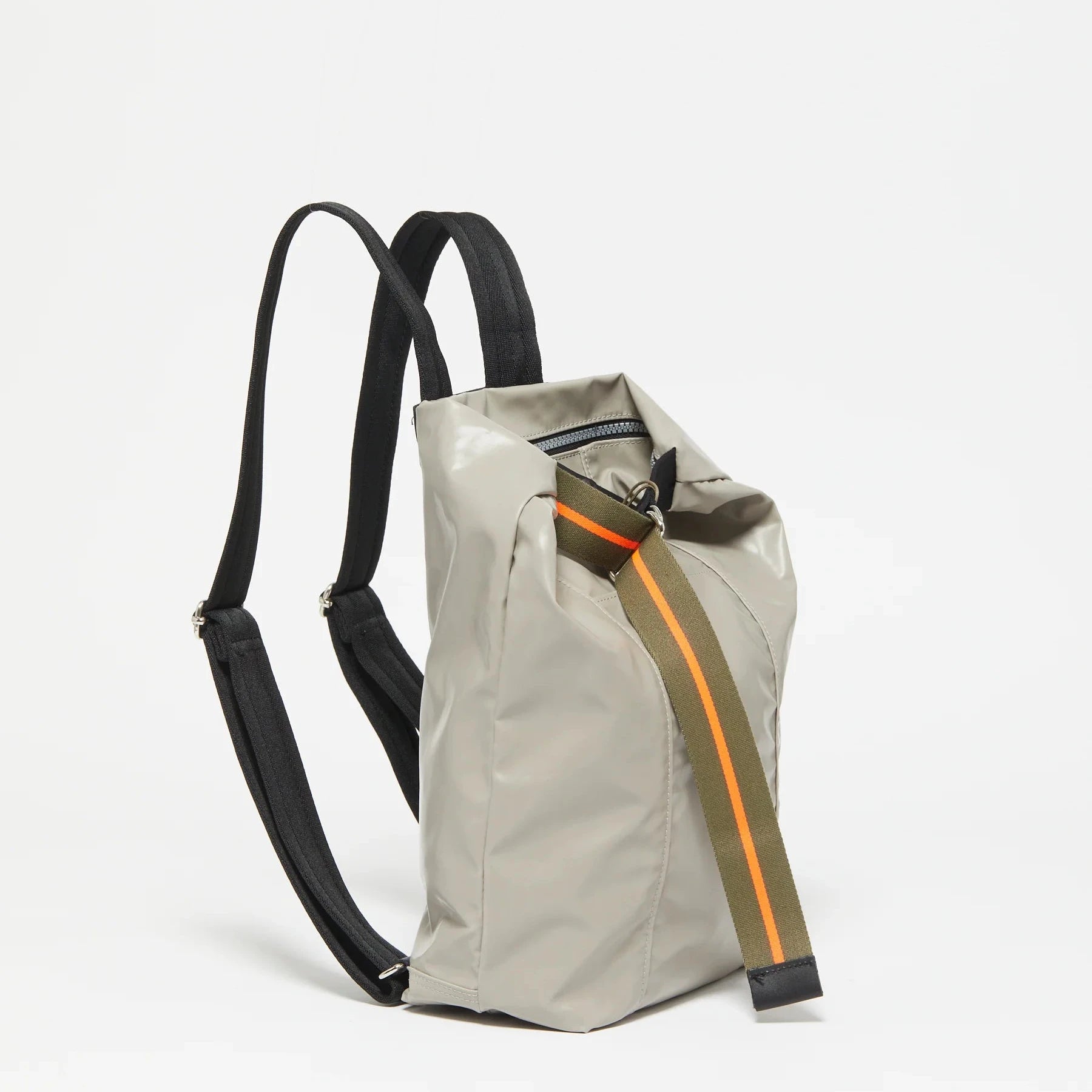 Jack Gomme Escape Petit Londres Backpack in Dune - Big Bag NY