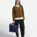 Jack Gomme Original Light Orta Navy - Big Bag NY model shot