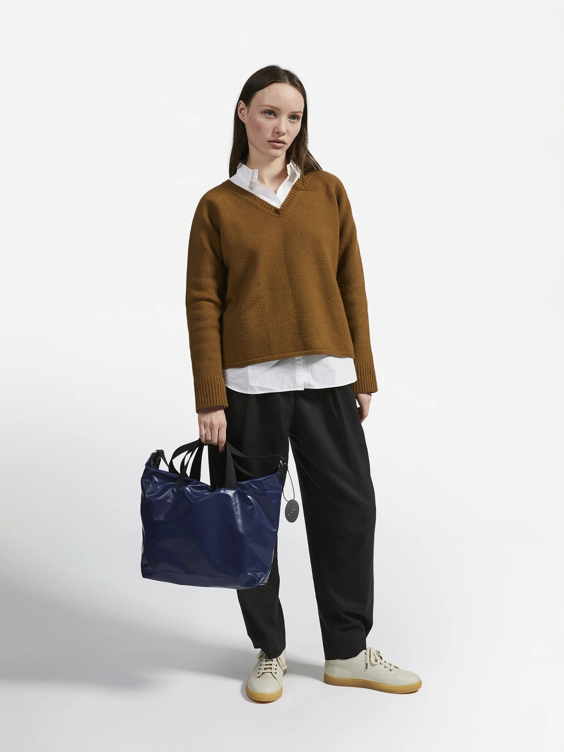 Jack Gomme Original Light Orta Navy - Big Bag NY model shot