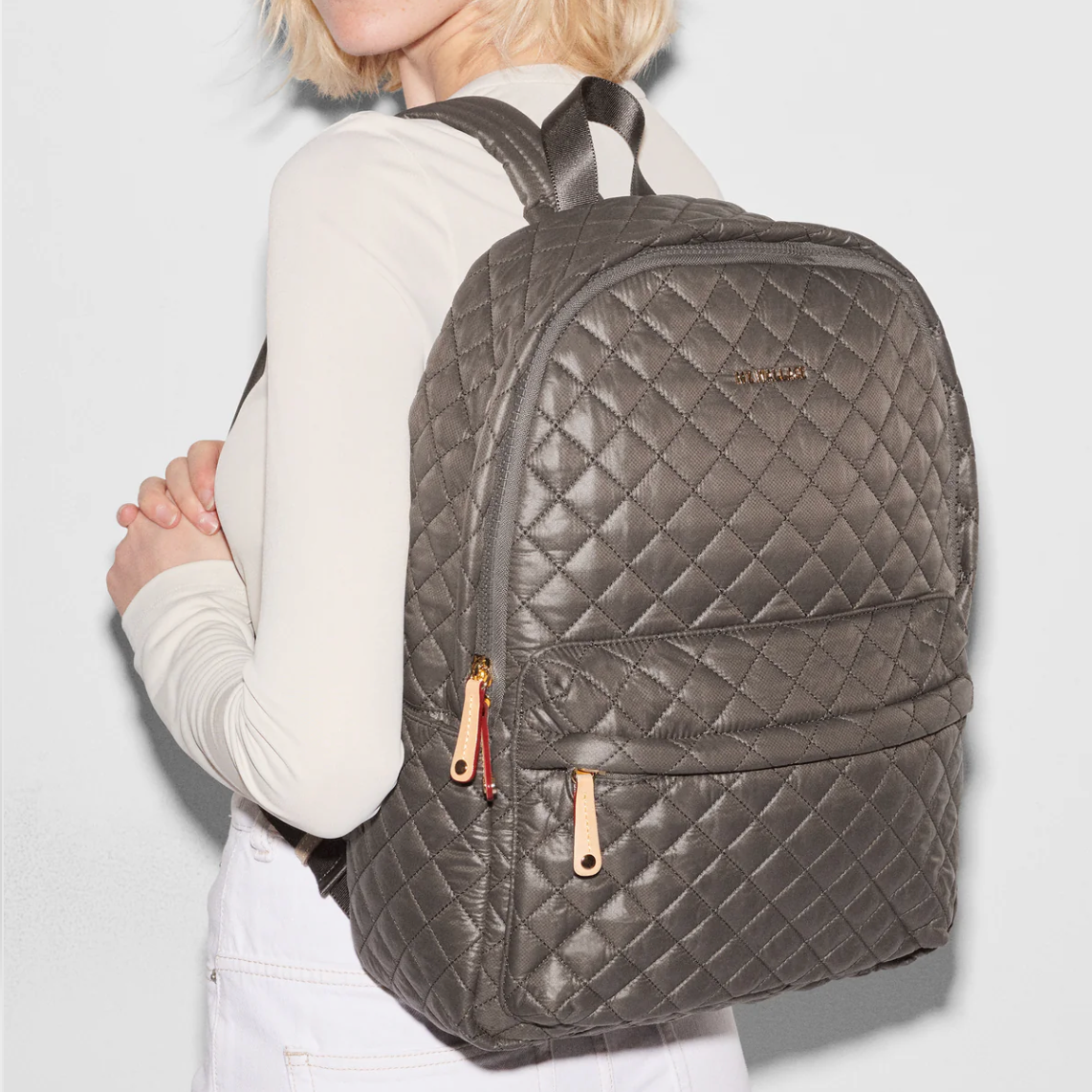 Metro Backpack Deluxe Magnet - Big Bag NY 1
