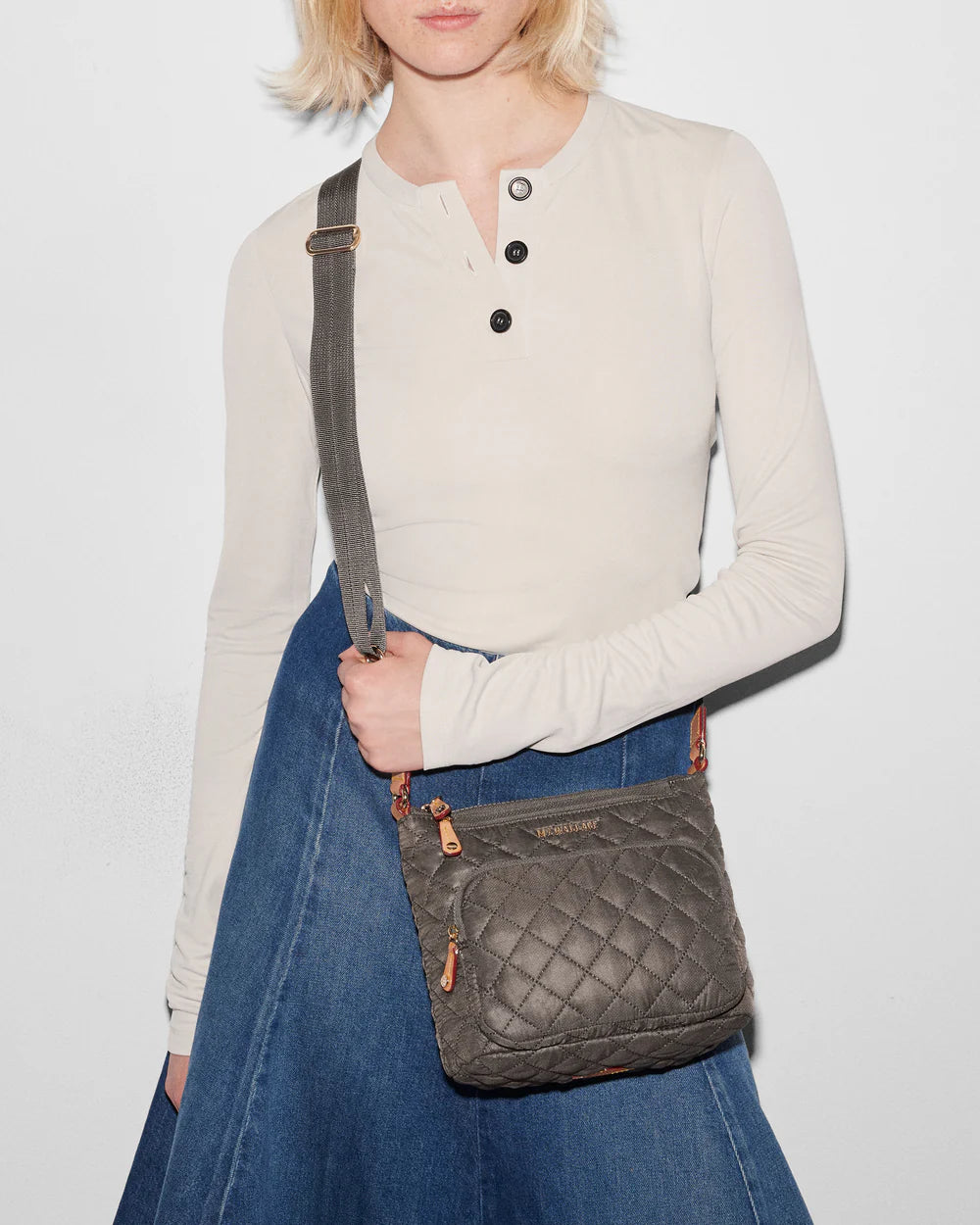 Metro Scout Deluxe Crossbody in Magnet - Big Bag NY