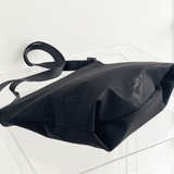 Pochette Deep in Black Swim Mesh