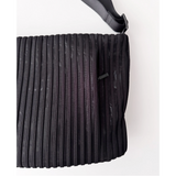 Large Pochette Deep in Line Black