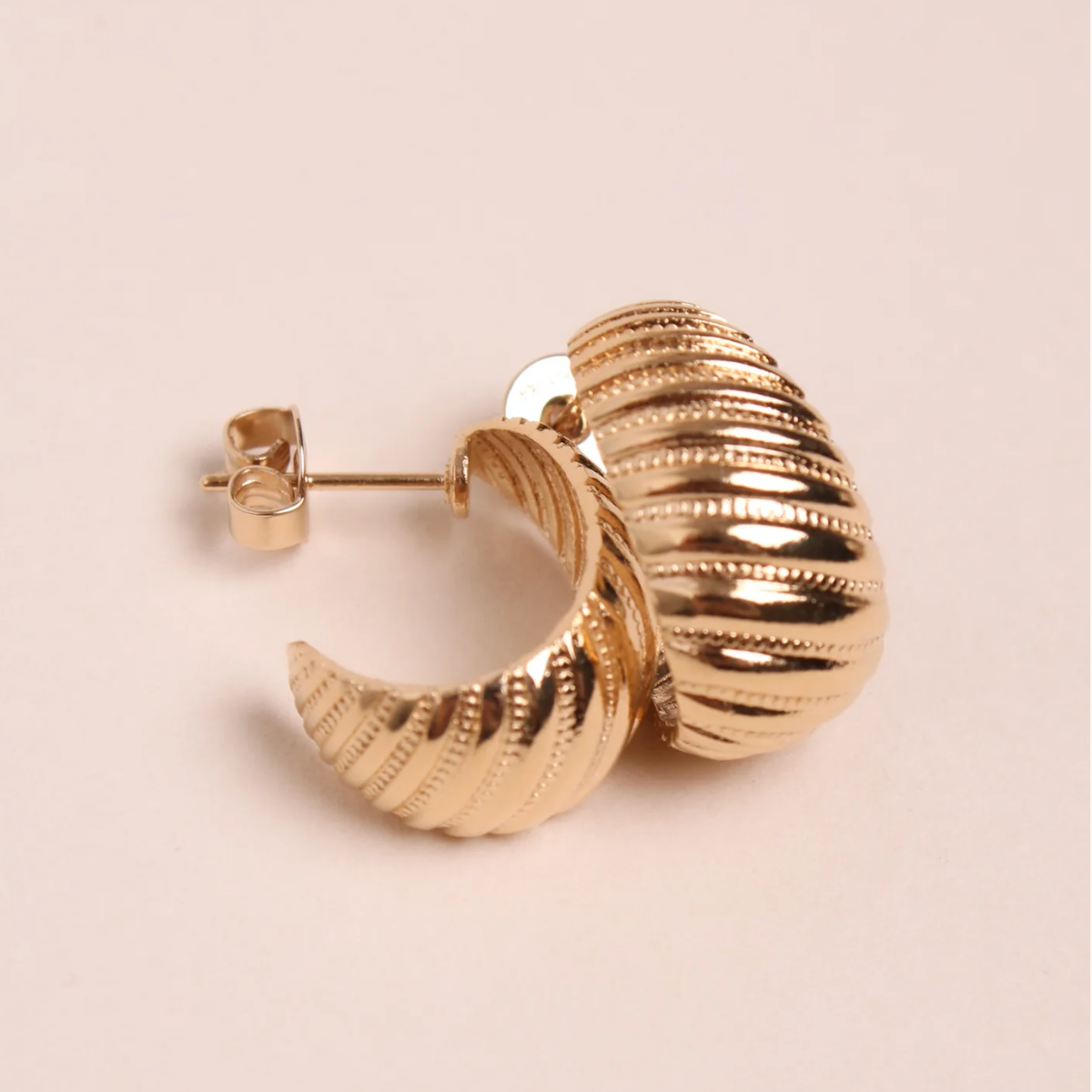 Fany Embossed Curl Earrings - Big Bag NY