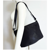 Large Pochette DEEP in Black LINE