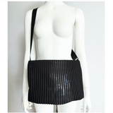 Large Pochette DEEP in Black LINE