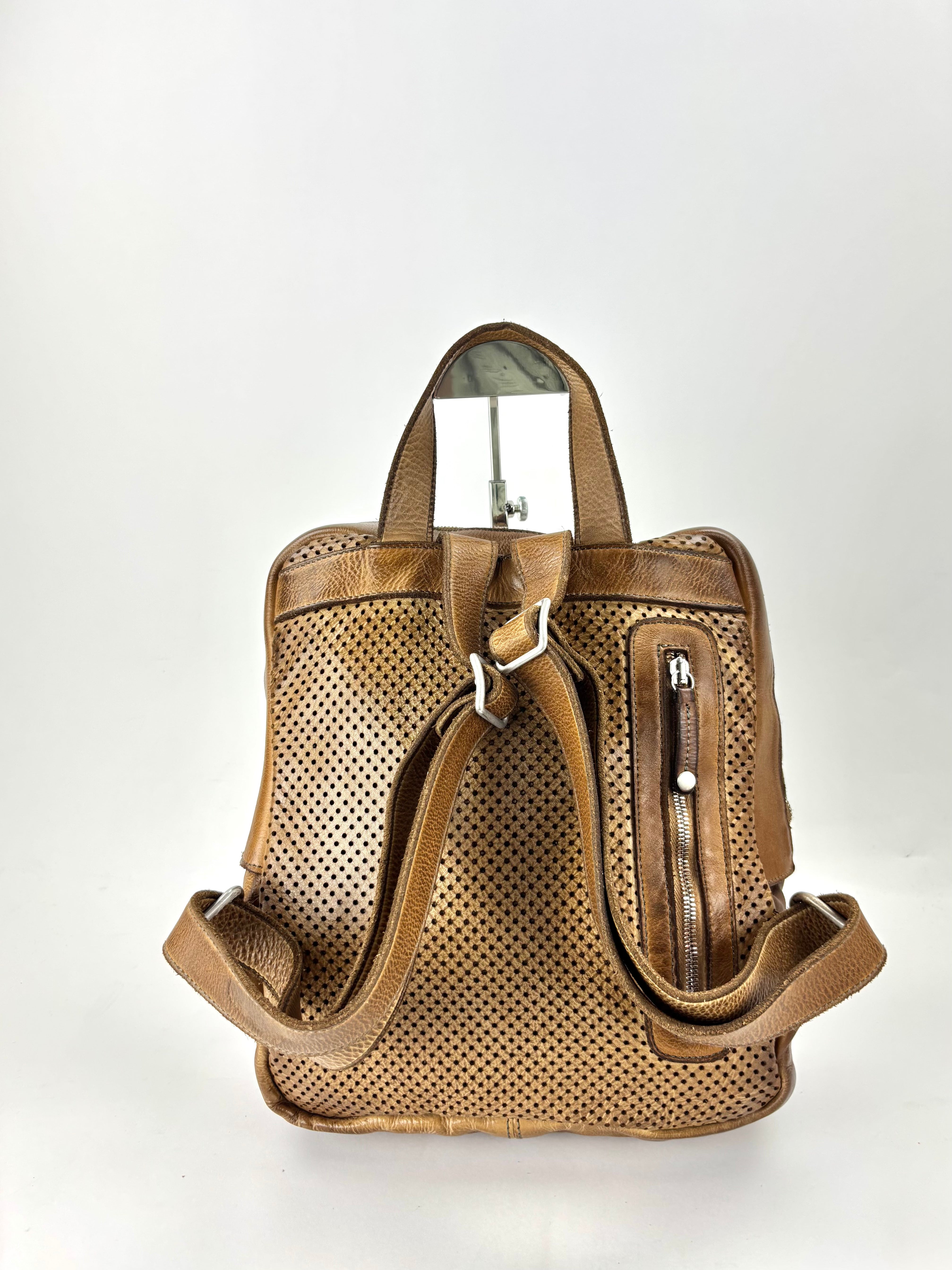 Vive La Difference FREELANCE DOTS Leather Backpack Bamboo - Big Bag NY 2