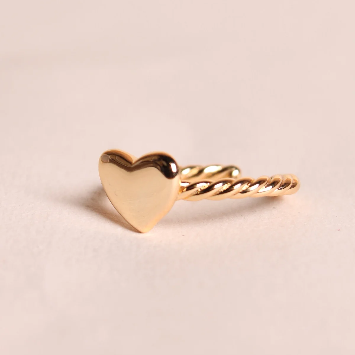 Waekura Sacha gold heart ring - Big Bag NY