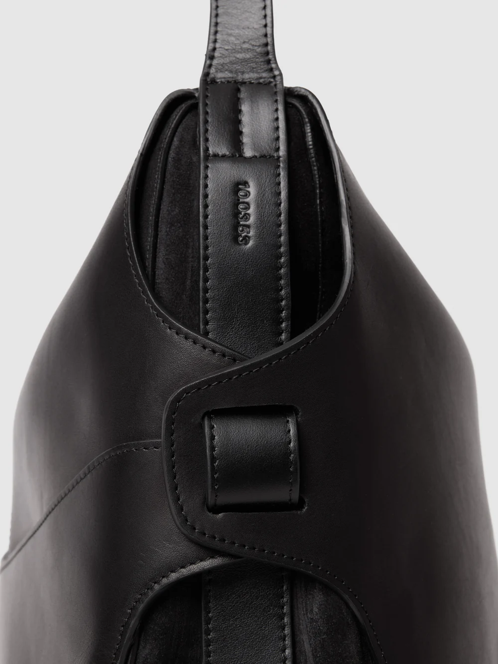 10.03.53 Black Saddlebag - Big Bag NY