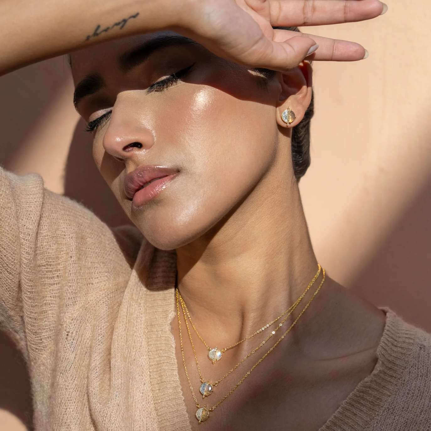 Shana Gulati Elson Mini Pendant Necklace in Labradorite and Silver Resin - Big Bag NY