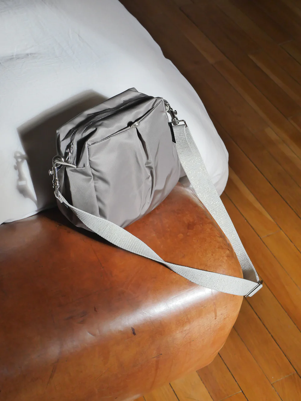 Brontibay Baia Satin Nylon Crossbody Bag Wolfback - Big Bag NYBrontibay Baia Satin Nylon Crossbody Bag Wolfback - Big Bag NY